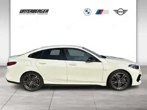 BMW 220i xDrive Gran Coupe // M Sportpaket // Sportsitze Bild 5