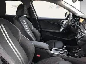 BMW 116d 5 - Türer Vorführwagen // Sport Line //  Anhängerkupplung Bild 9