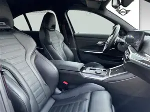 BMW 320d xDrive Limousine // M Sportpaket // Anhängerkupplung Bild 9