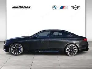 BMW 520d xDrive Limousine // M Sportpaket // Anhängerkupplung // Panoramadach Bild 5