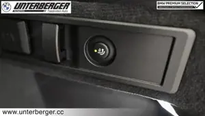 BMW 330e xDrive M Sportpaket // Innovationspaket // Anhängerkupplung elektrisch Bild 15