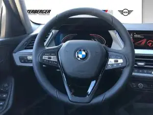 BMW 116d Modell Advantage // Komfortzugang //  Fernlichtassistent Bild 8