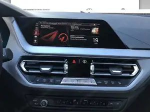 BMW 116d Modell Advantage // Komfortzugang //  Fernlichtassistent Bild 7