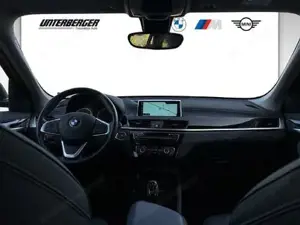 BMW X1 xDrive20d Sport Line // Komfortzugang // Auffahrwarnung mit City-Anbremsfunktion Bild 6