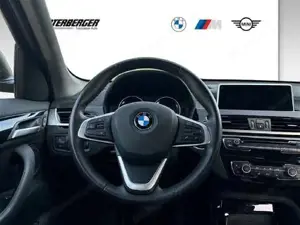 BMW X1 xDrive20d Sport Line // Komfortzugang // Auffahrwarnung mit City-Anbremsfunktion Bild 7