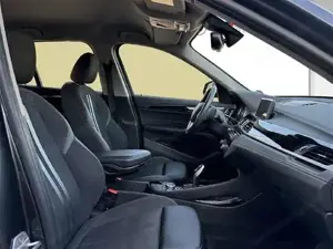 BMW X1 xDrive20d Sport Line // Komfortzugang // Auffahrwarnung mit City-Anbremsfunktion Bild 8