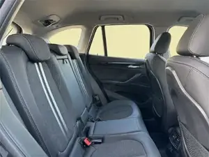 BMW X1 xDrive20d Sport Line // Komfortzugang // Auffahrwarnung mit City-Anbremsfunktion Bild 9