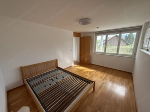 Sonnige 2,5-Zimmer-Wohnung mit Terrasse in Höchst Bild 10