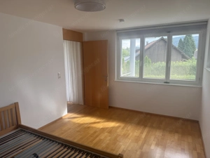 Sonnige 2,5-Zimmer-Wohnung mit Terrasse in Höchst Bild 9