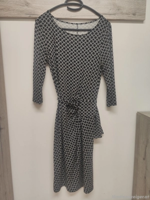 Kleider-Box 50 Artikel Gr.36 Bild 4