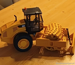 Bruder Straßenwalze