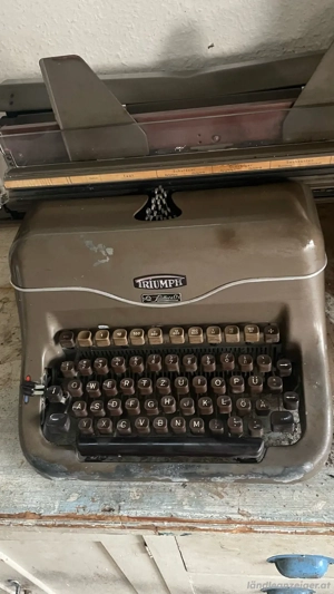 Alte Schreibmaschine Bild 2