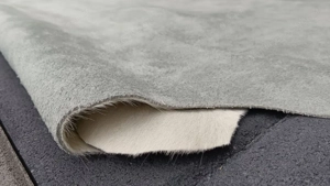 Kuh-Fell, echtes Leder, schwarz - weiß gefleckt,  für Boden,Wand, uvm. Bild 2