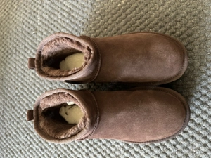 UGG Classic Ultra Mini Plateau Boot - burnt cedar, Größe 39 