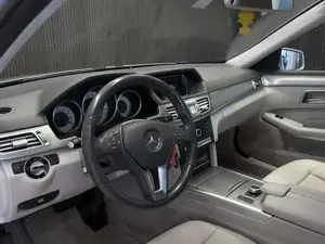 Mercedes-Benz E 220 Bild 9