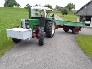 Traktor mit Seilwinde u.Anh nger Bild 3