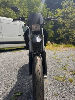 Superschöne LC4 BlackWhite Supermoto Bild 5