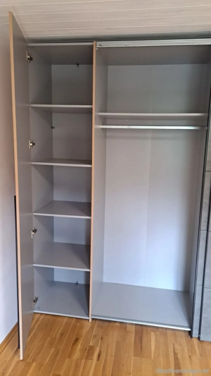 Schwebetürenschrank Bild 4