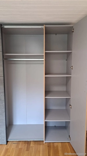 Schwebetürenschrank Bild 2