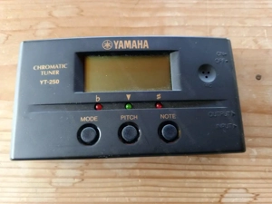 Gitarrenzubehör: Stimmgeräte, Ständer, Wandhalter, Saiten. tiptop, ab 5 Euro Bild 3