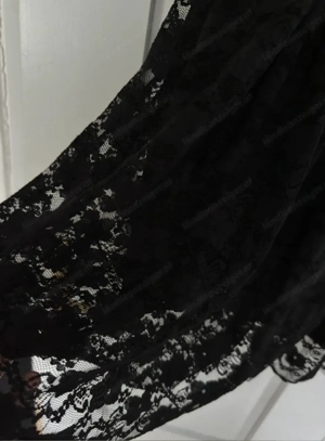 Schwarzes Ballkleid mit Rüschen Bild 2