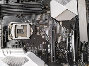 Gamer ASUS Motherboard Bild 3