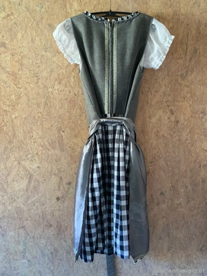 Dirndl mit Bluse *M 38-40 Bild 4