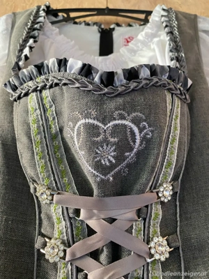 Dirndl mit Bluse *M 38-40 Bild 2