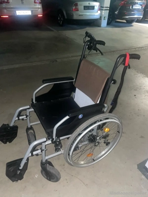 Elektrorollstuhl   Rollstuhl mit V-Drive Schiebeunterstützung   Vermeiren Bild 3