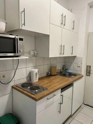 1 Zimmer Wohnung mit Küche und WC Dusche + Keller Bild 3