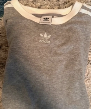 Adidas Pullover Grau 