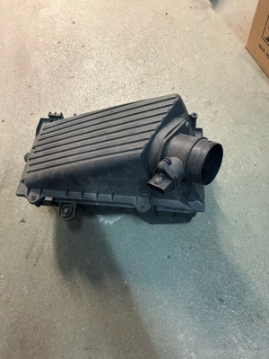 Golf 4 Luftfilterkasten Bild 2