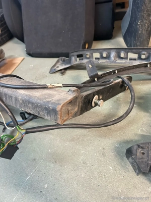 Golf 4 Stoßstange mit Anhängerkupplung Bild 2