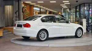 BMW 318 Bild 19
