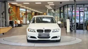BMW 318 Bild 14