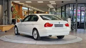 BMW 318 Bild 13