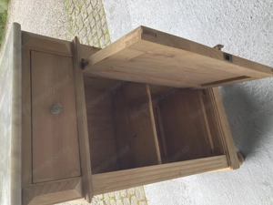 Antikes Nachtkästchen