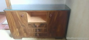 Kommode und Nachtkästchen, 80 Jahre
