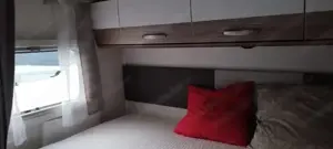 Wohnmobil Gespann Carado T334 + Humer Unsinn Anhänger Bild 4