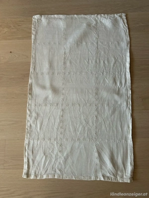 Handarbeit: Tischläufer