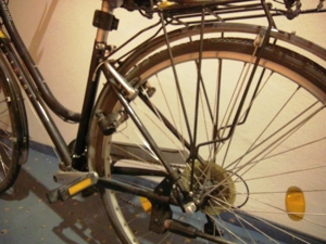 Damenfahrrad zu verschenken an Bastler Bild 3