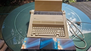 Schreibmaschine mit Farbbänder