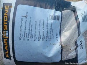 Streu und Pflastersplitt 2-4 mm 4 Sack