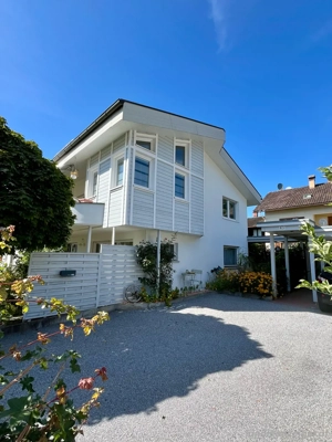 Haus mit zwei Wohnungen