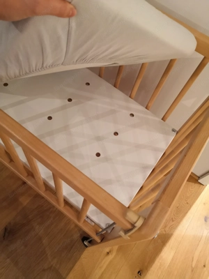 Babybett   Beistellbett mit Rollen  Bild 3