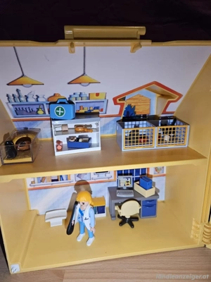 Playmobil Nr. 4374 Tierklinik Bild 3