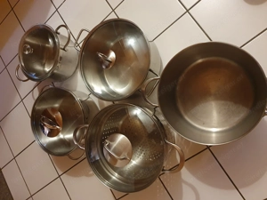 verschiedene Kochtöpfe