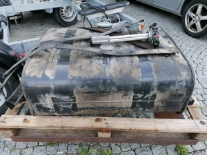 Diesel oder Benzin  Tank 120L mit Anbauteilen und Geber. Bild 2