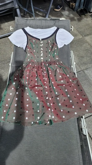  Dirndl mit 2 Blusen und Schürze von Anna Gmeinder aus Dornbirn, Größe 36-38 Bild 2