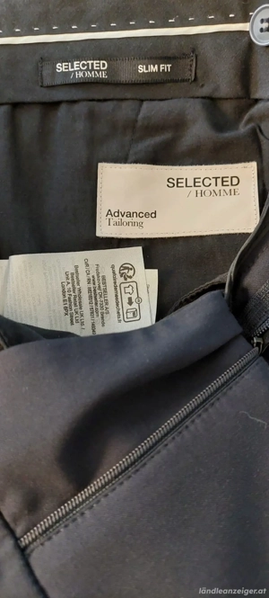 Herren Anzug mit Fliege und Einstecktuch Bild 7